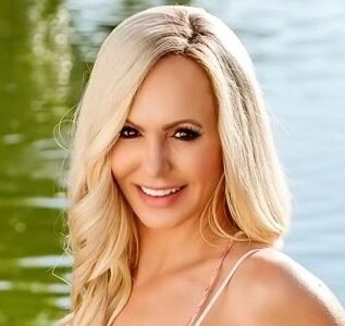 Heather Hudnall, BSN, RN, Chief Nursing Informatics Officer/ Director- Public Sector, Healthcare & Academic Medical Centers, NTT Data